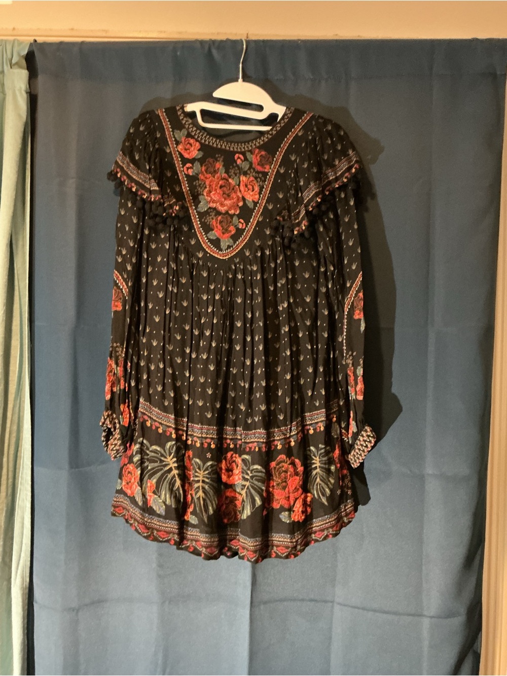 FARM Rio Black Dress with Red Floral Print - Picture 3 of 3